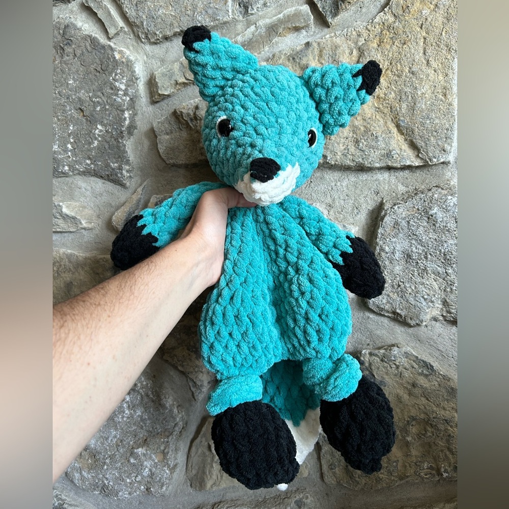 Handcrafted crochet fox knotted lovey snuggler - Picture 1 of 3